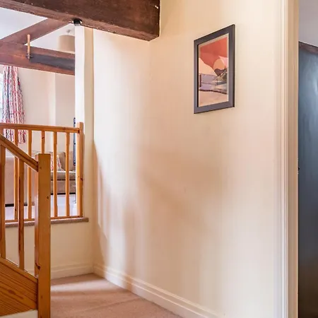 Lord's Leap At The Graythwaite Estate * 울버스톤